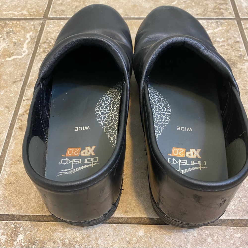 dansko matte black